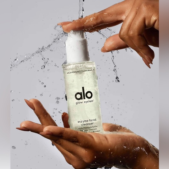ALO Yoga System Enzyme Facial Cleanser - Picture 3 of 14